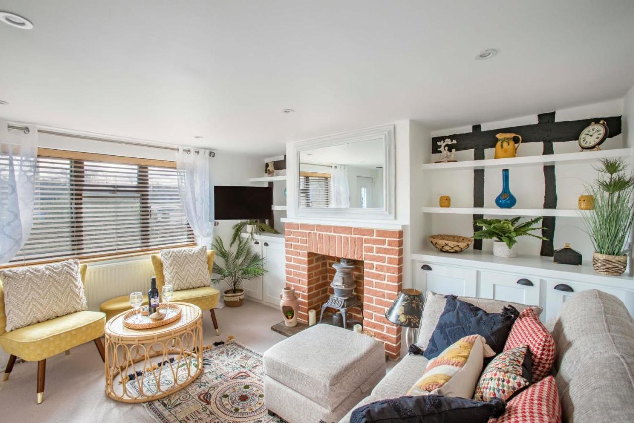 Stunning Character 2Bed Cottage In St Albans Wifi Ngoại thất bức ảnh